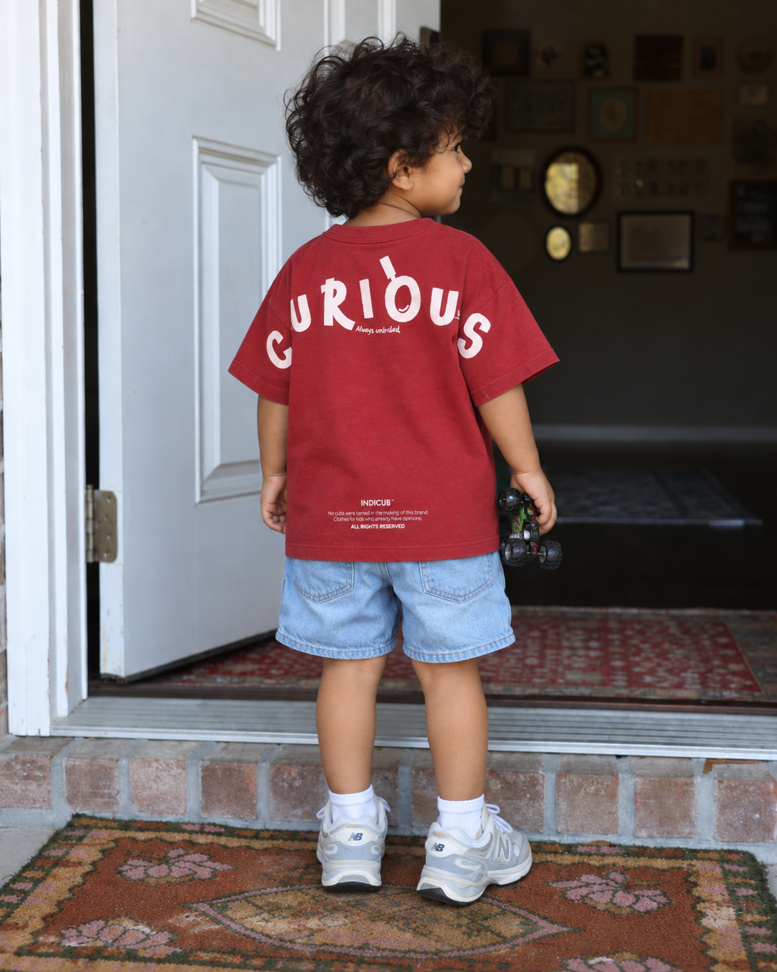 Curious – Red – 1